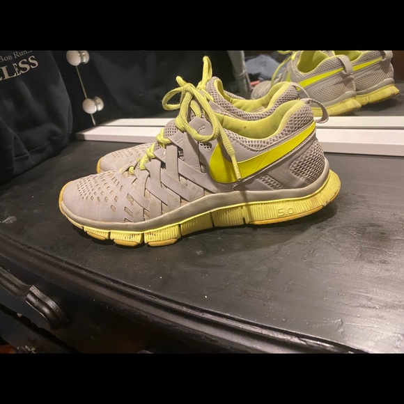 Women’s nikes - Picture 3 of 5